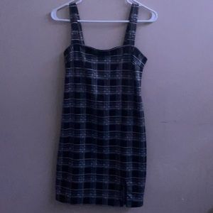 Black and white dress size S